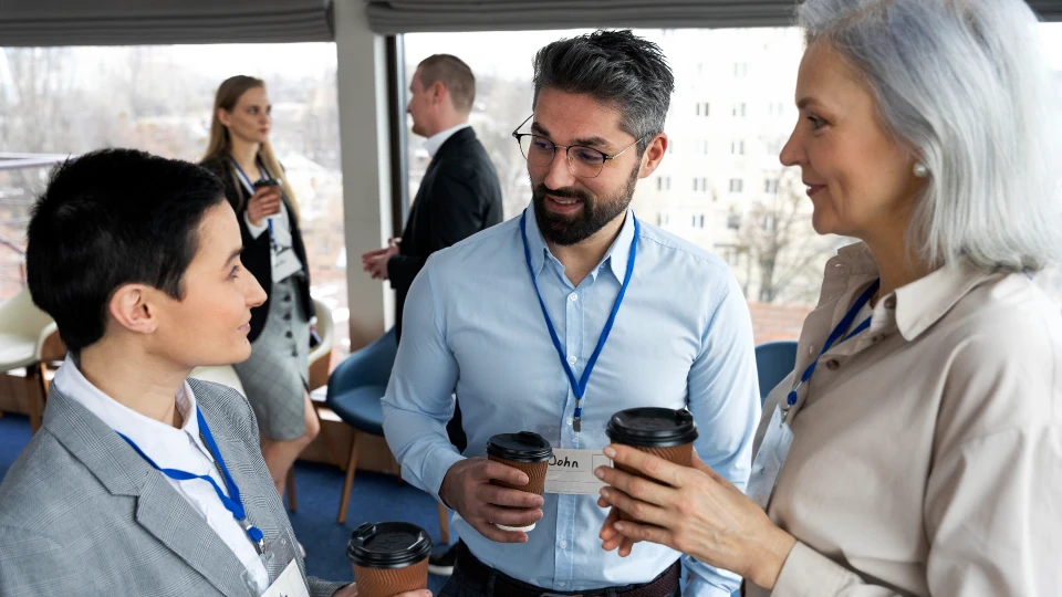 networking empresários área de turismo em uma feira de turismo - efacont