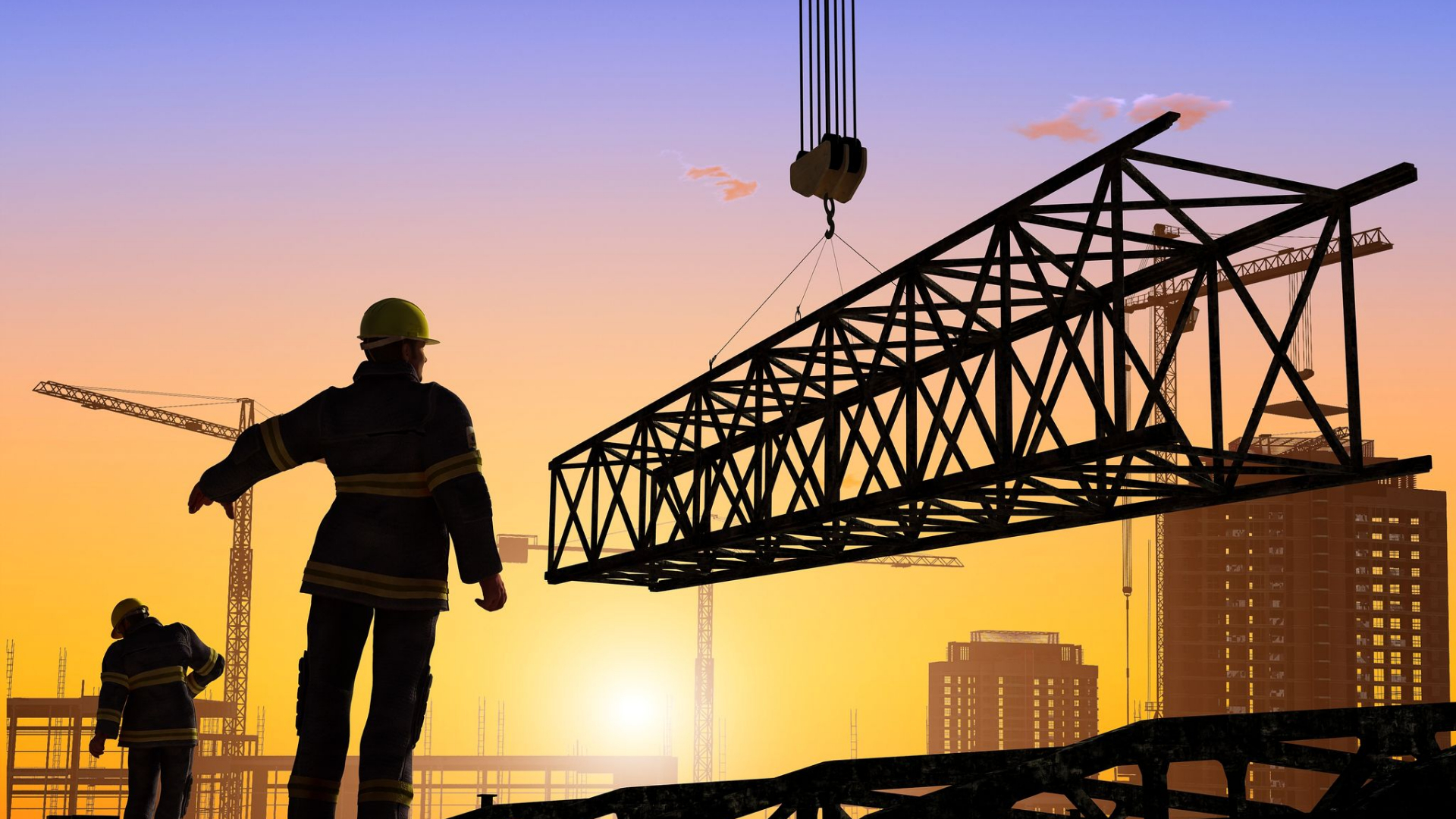 Dois operários da construção civil, usando capacetes e equipamentos de segurança, orientam o manuseio de uma grande viga de aço que está sendo içada por um guindaste em um canteiro de obras durante o pôr do sol. Vários guindastes e arranha-céus são visíveis ao fundo, demonstrando o crescimento dinâmico da Engenharia e Construção Moçambique. - Efacont
